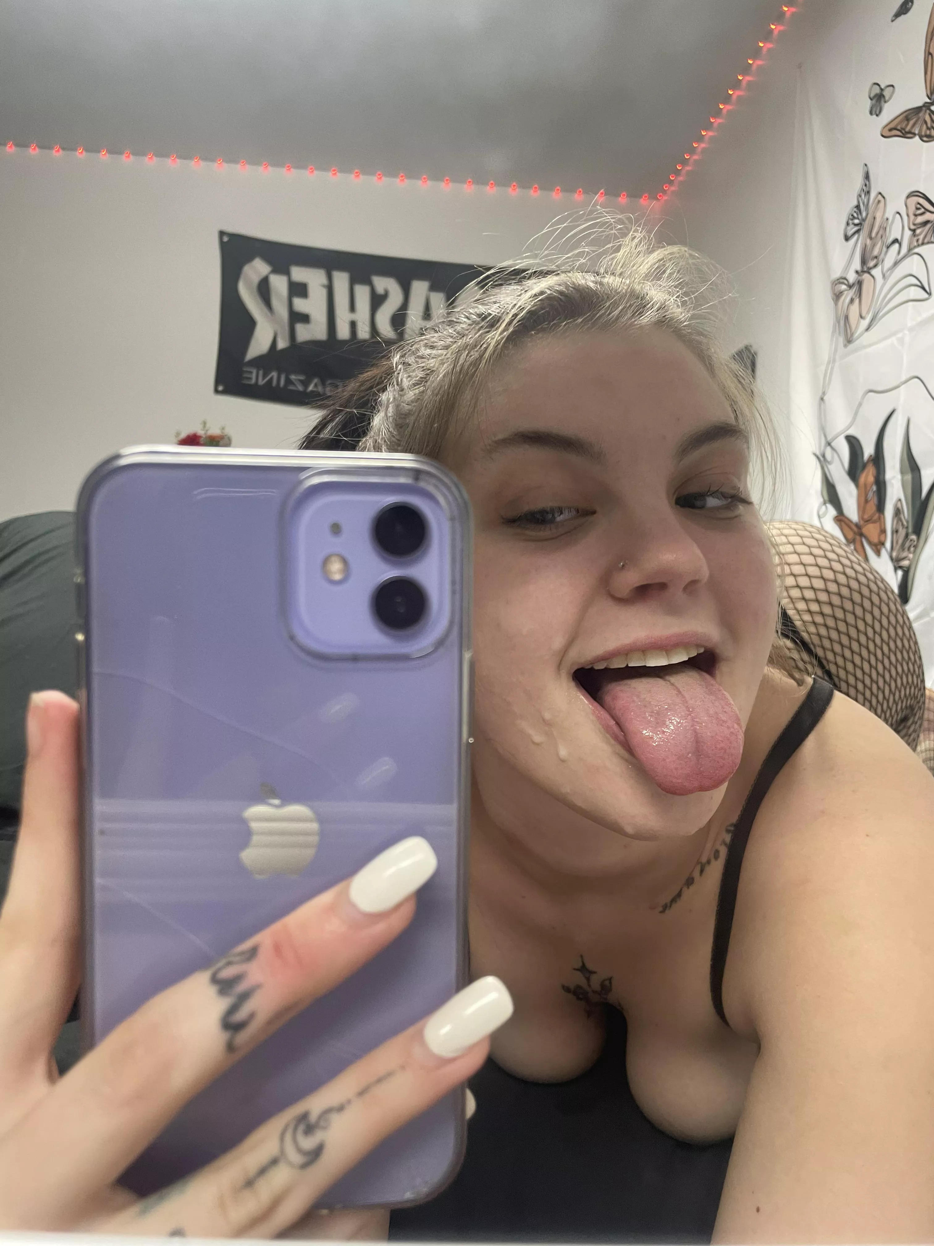 Craving a fat load on my face rn…