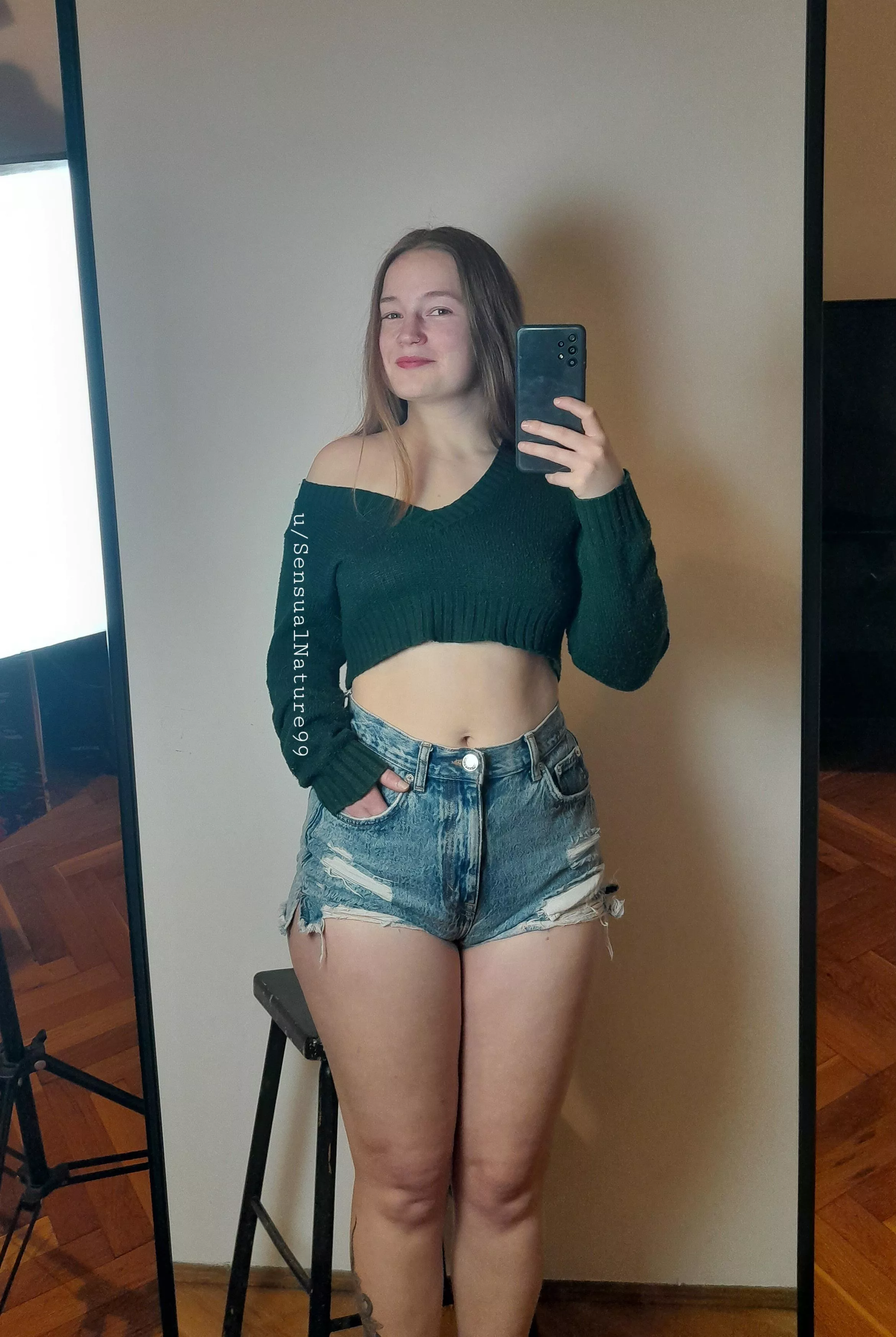 Cute little cropped sweater