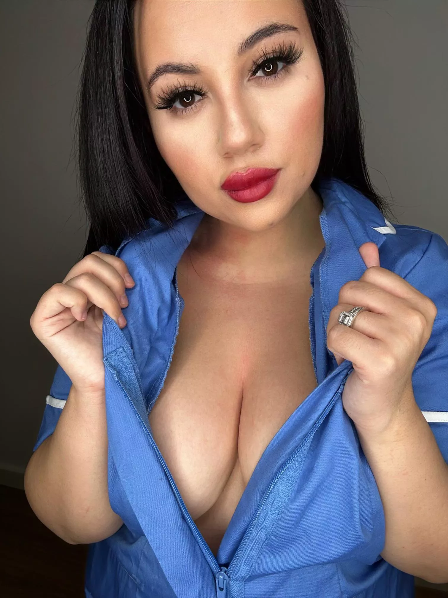 Do you like my scrubs? 🥹👀😇