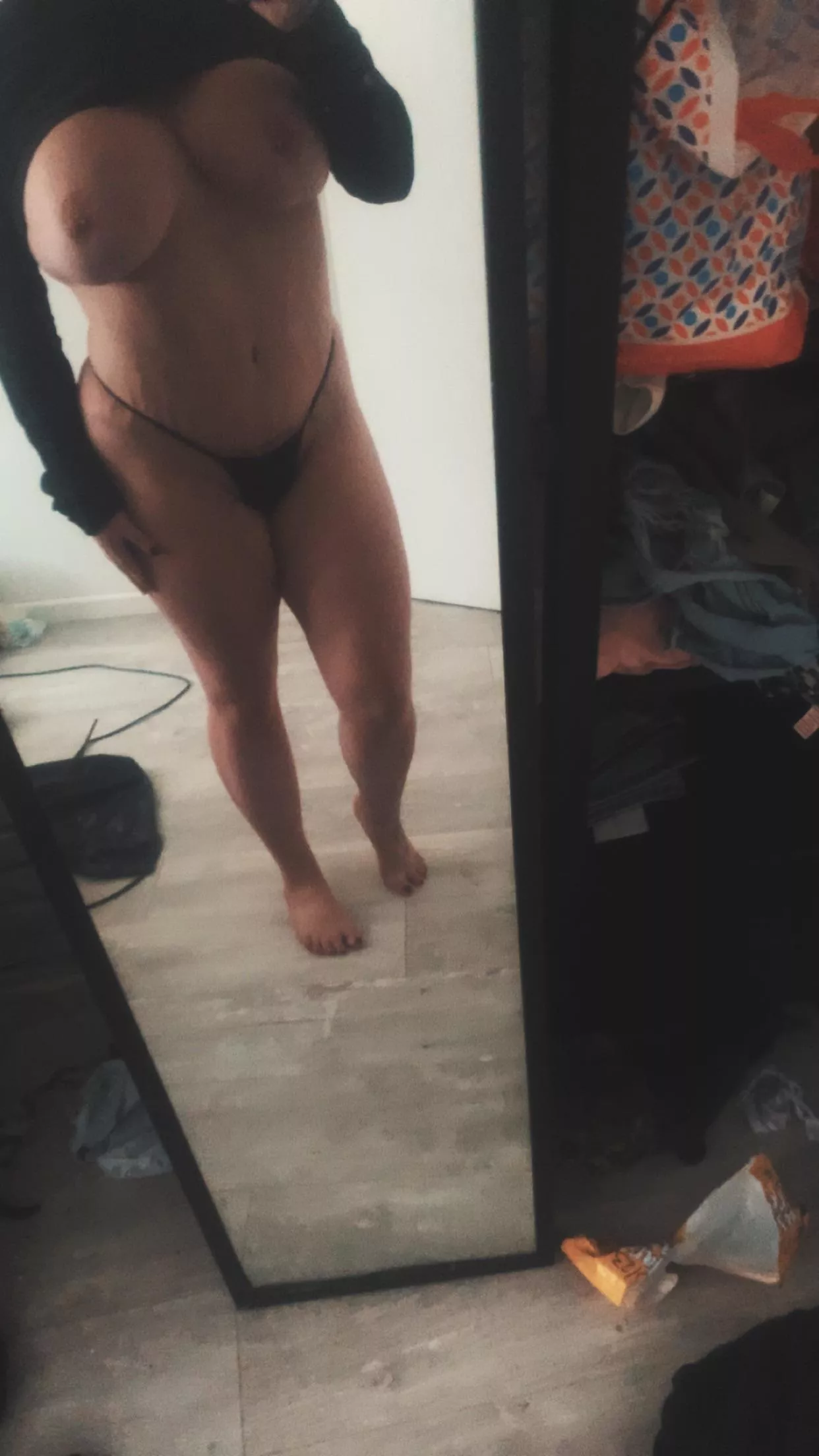 (F)
