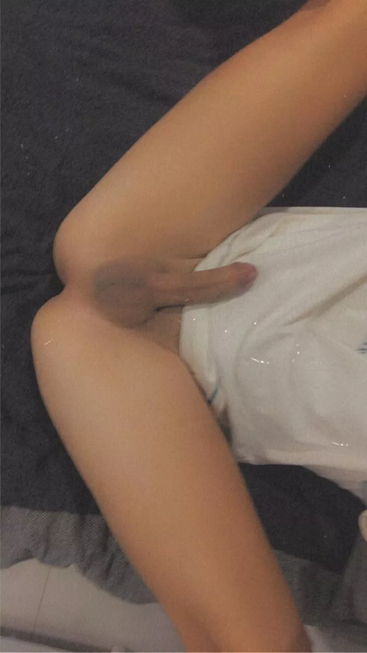 Hey y’all!!! Just a twink in need of a good deep dicking 🥵😜