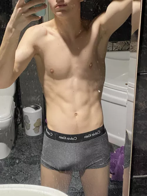 hi hey, 18 russian sport bro looking for really fit/sport bro with really huge dick for trade. sc klimgrach -small and not fit/sport-ignore