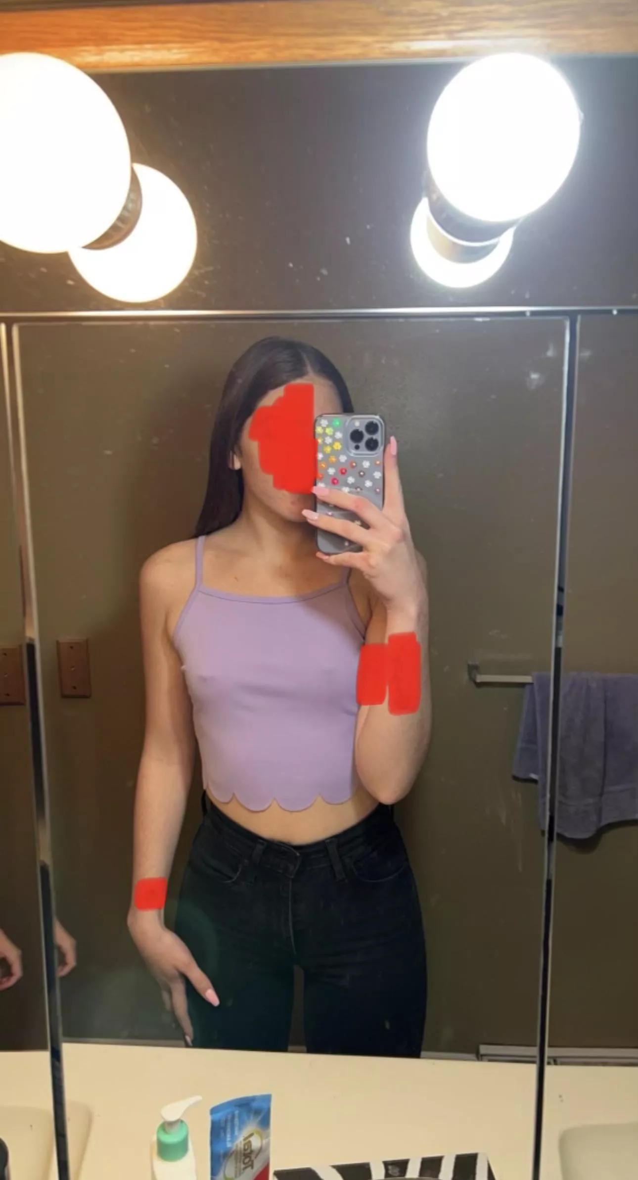 Hoping for a little confidence to go braless (F25)