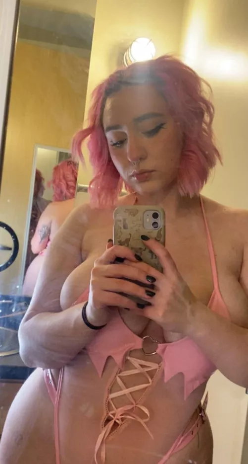 i like when my hair matches my outfit💕