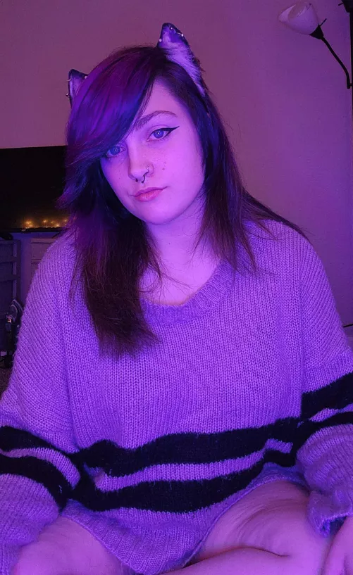 I want to shrink and live in this warm sweater [oc]