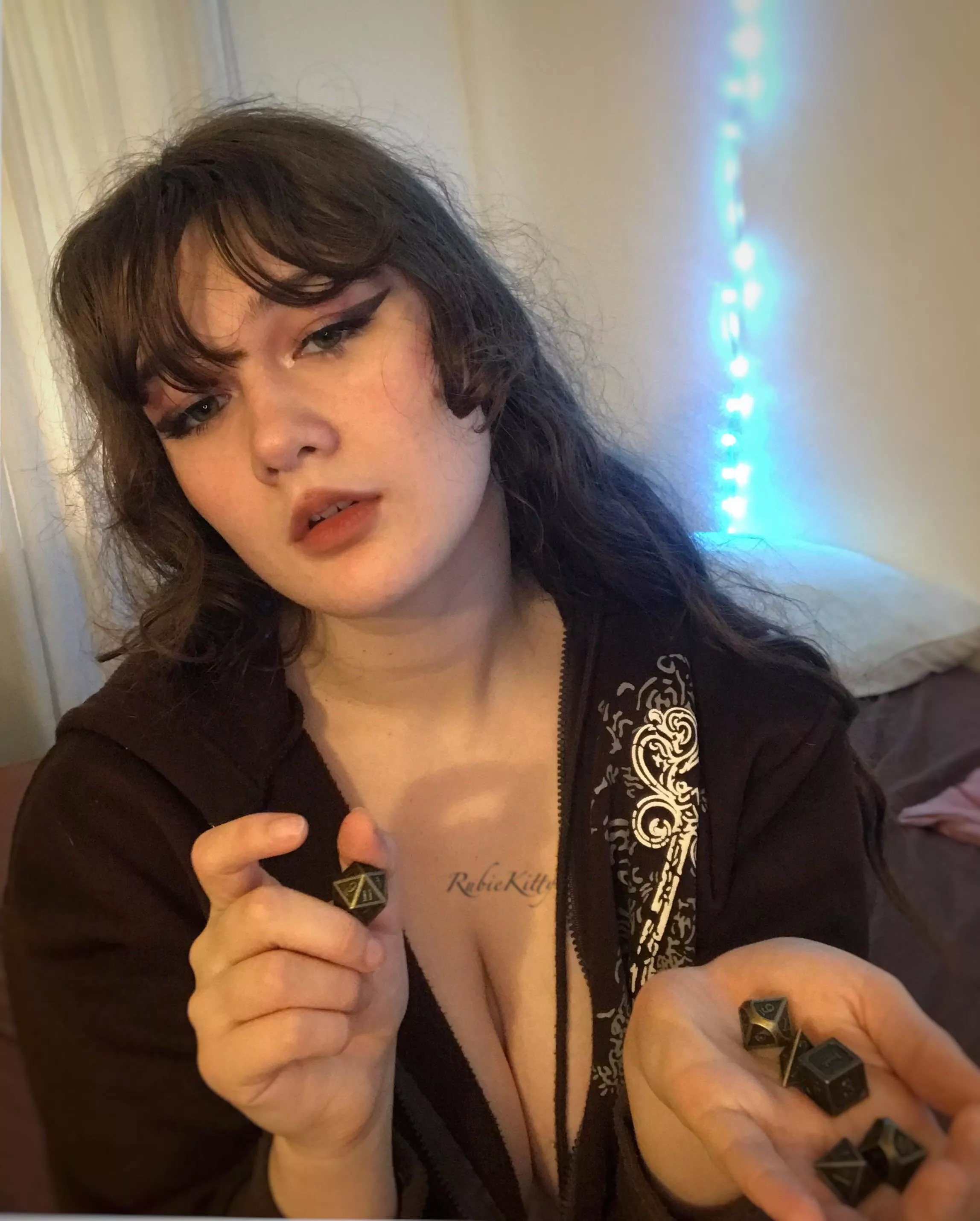 I’m rolling a charisma check to seduce… hope it works😉