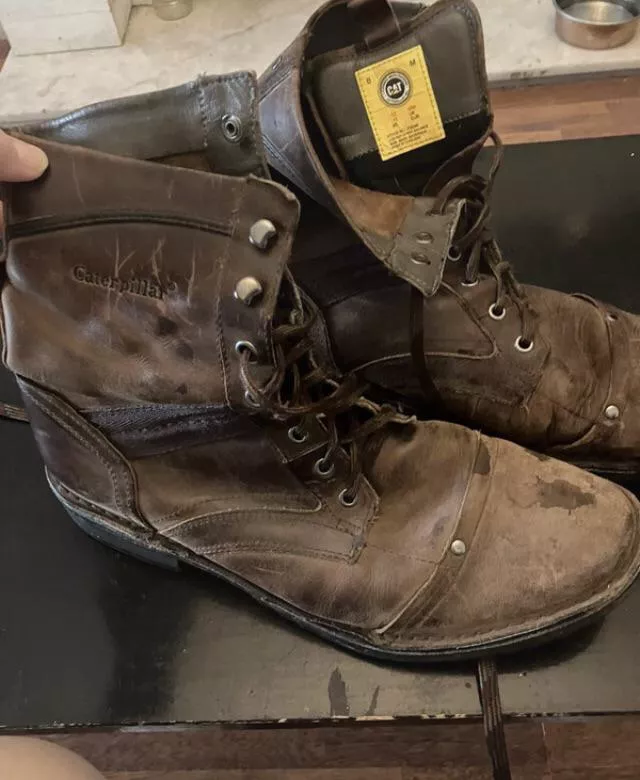 I’ve never seen caterpillar boots before does anyone know what there called or the year they were realised