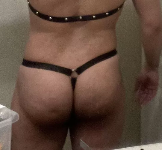 Love when my harness comes with a thong 😈