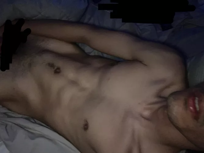 [m]26, first time posting on here. Trying to get more comfortable with my body. Do women find this attractive? 1-10