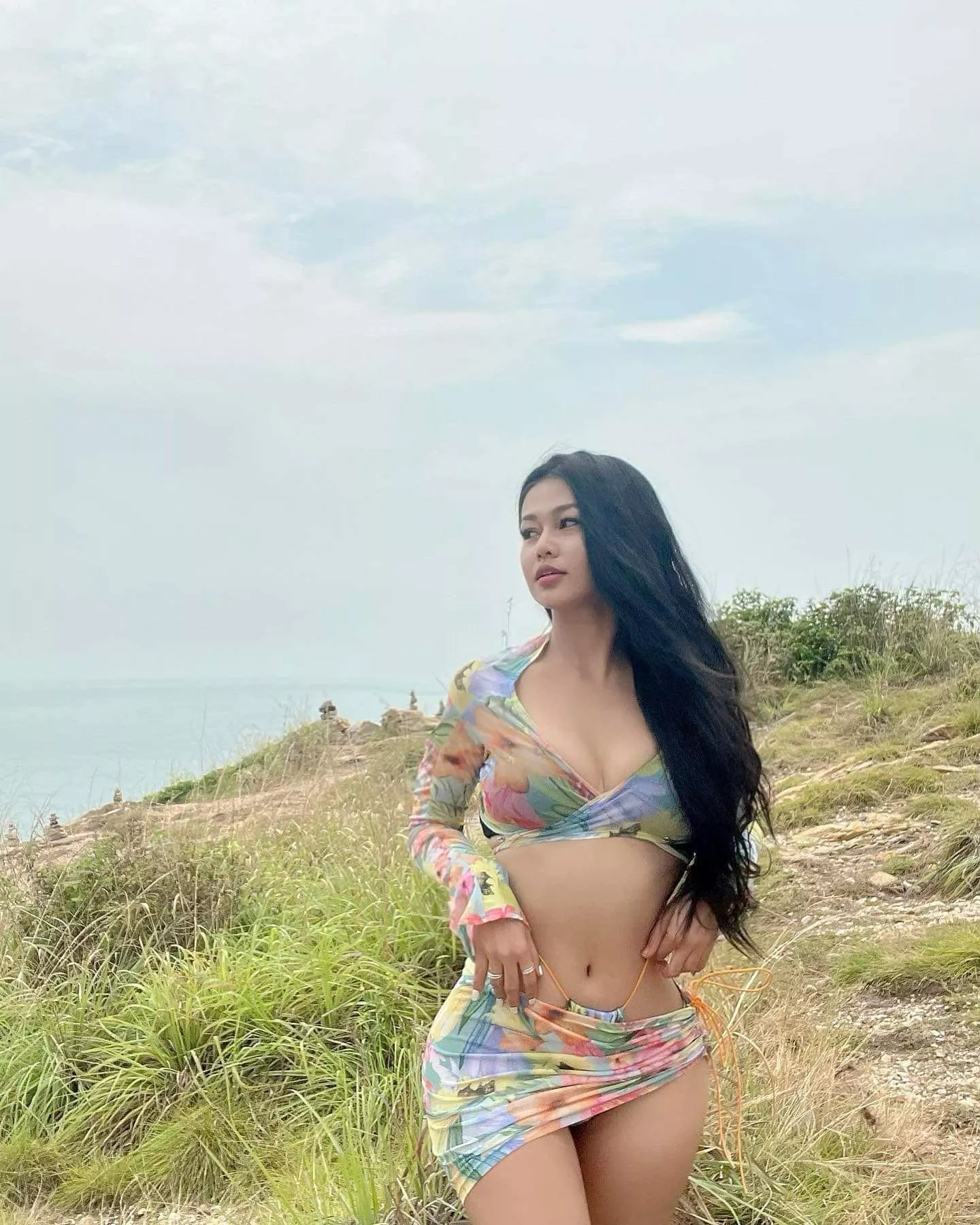 Slim but thick😈 Cum join me😊