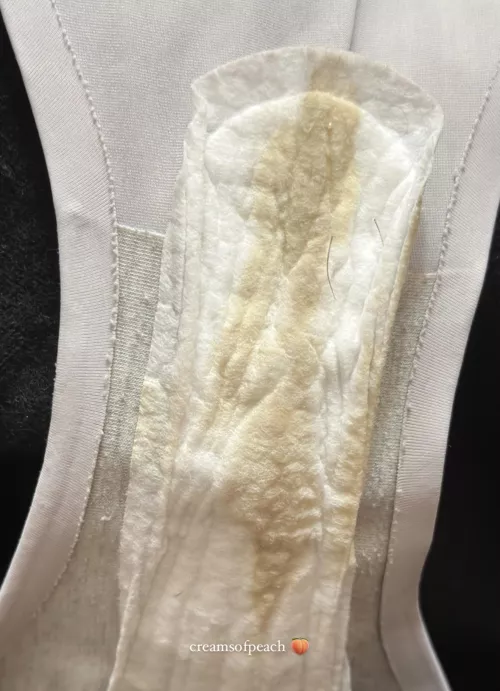 Super musky pussy juice goes well with a sprinkle of pubic hair. This panty liner has both, how badly do you want it 😈