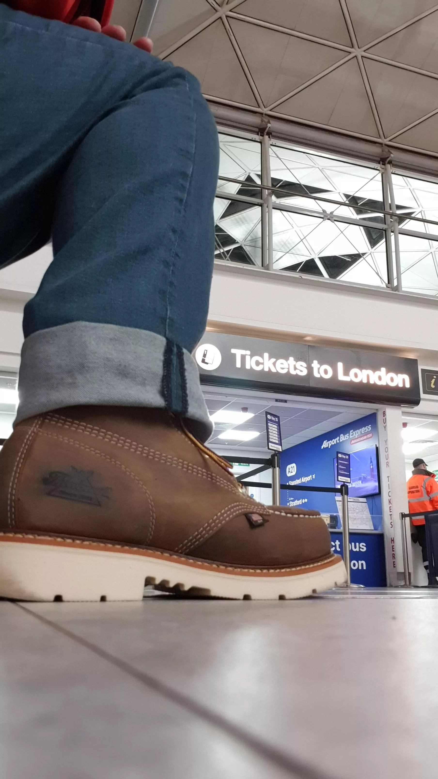 The Crazy Horse has landed in the UK 😀🐎🥾