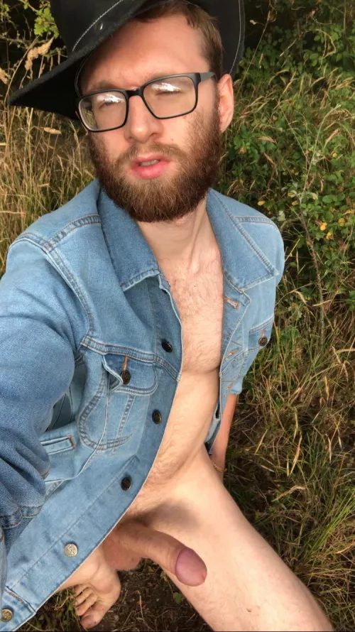 This Cowboy needs to be ridden 😜