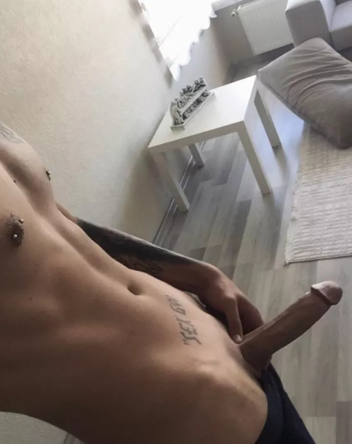 Who wanna play this cock ?