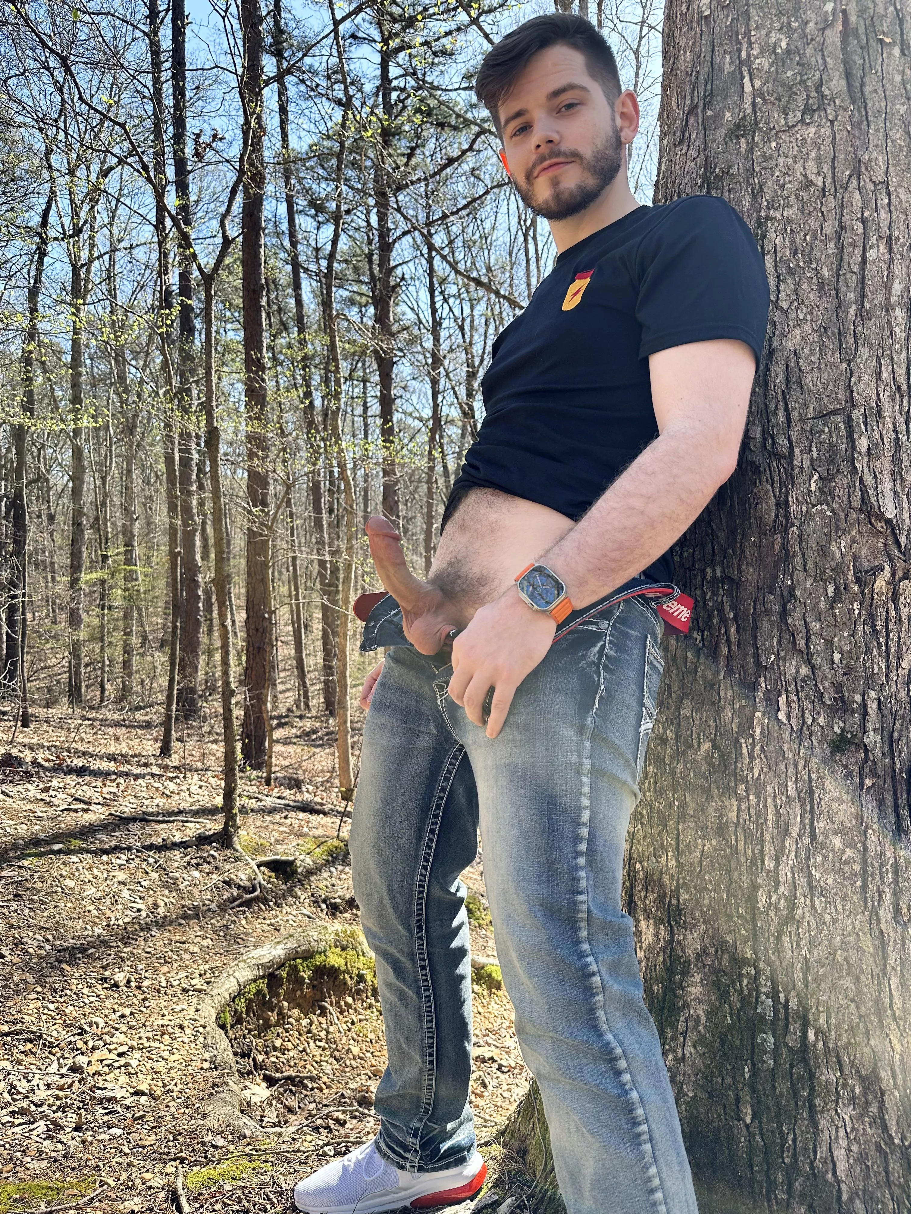 who wants to go on a hike with me?😈