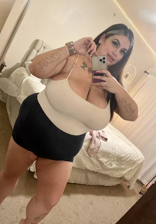 who's down for sexting content or FaceTime am available