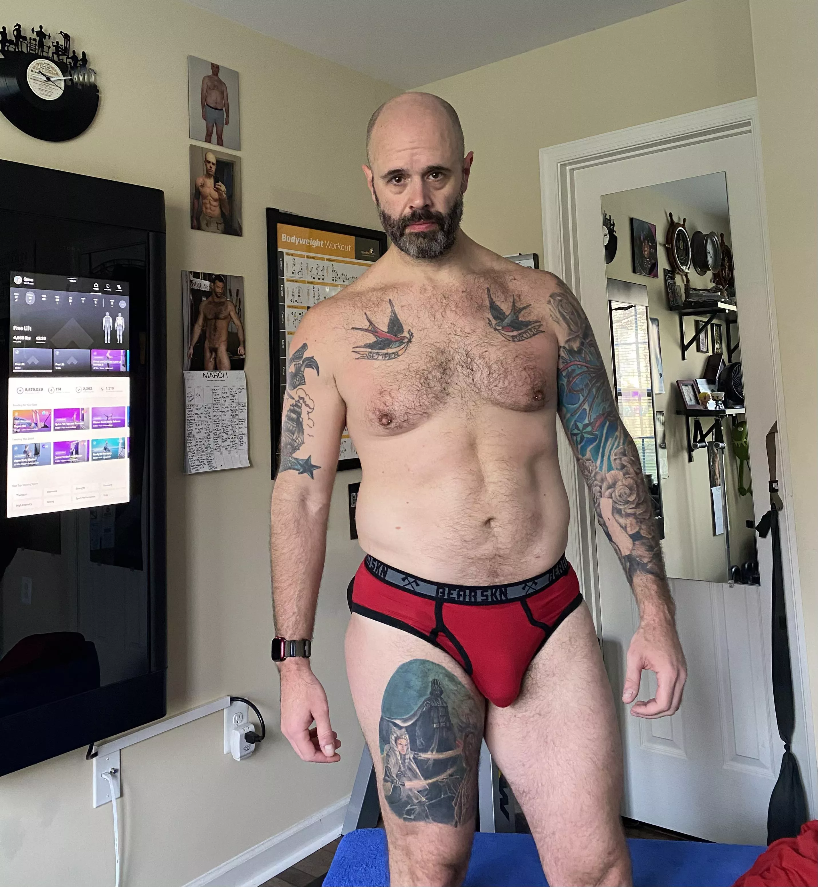 Work done, back day complete!! Show your red!!! #mentalhealthmatters #aidsawareness #stayhealthy #knowyourstatus