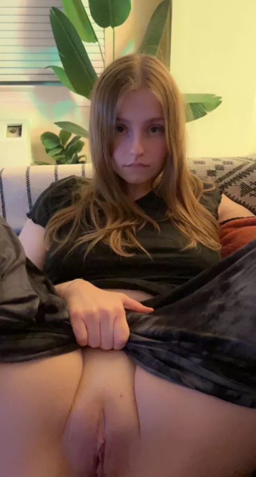 would u fuck me before my parents come home?