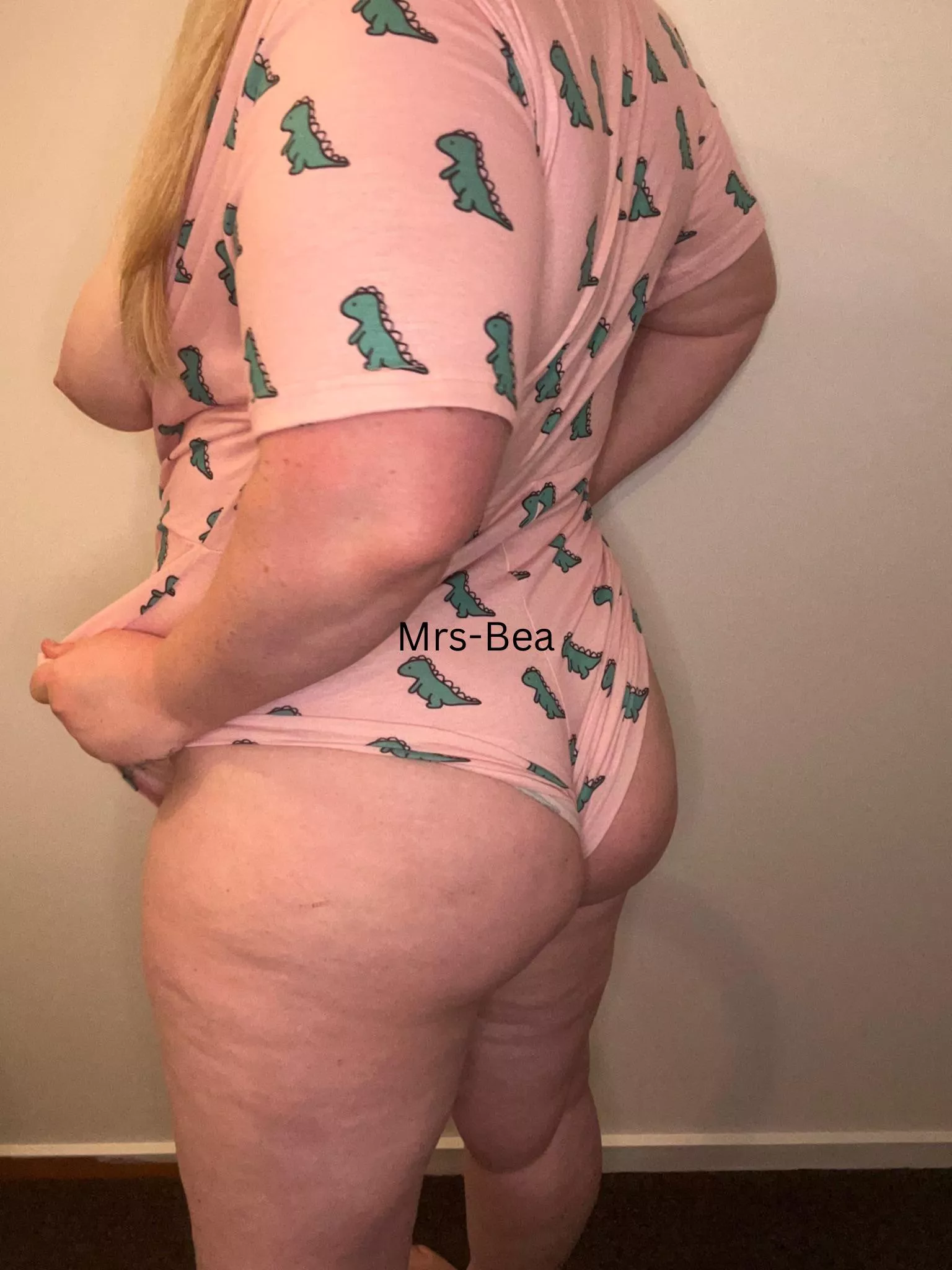 Would you fuck an Aussie in her pjs?