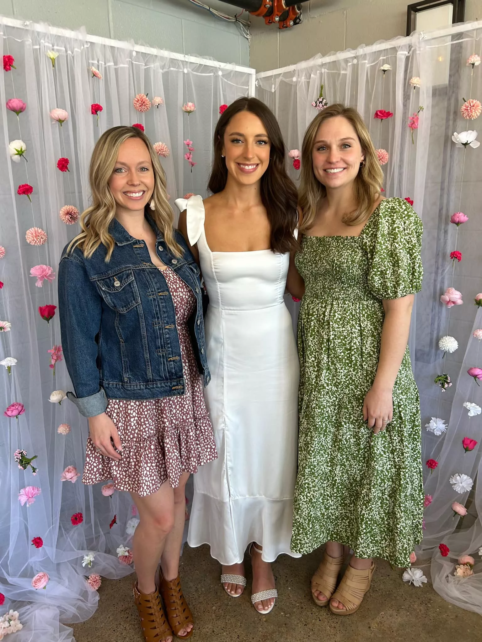 2 Blondes and a Brunette