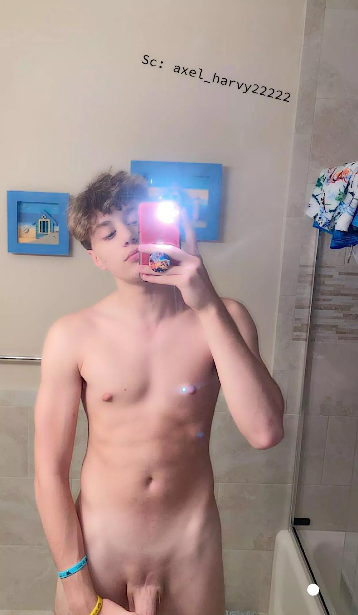20 I’m curious and horny asf I want a hot bro to jerk with. Sc-Axel_harvy22222