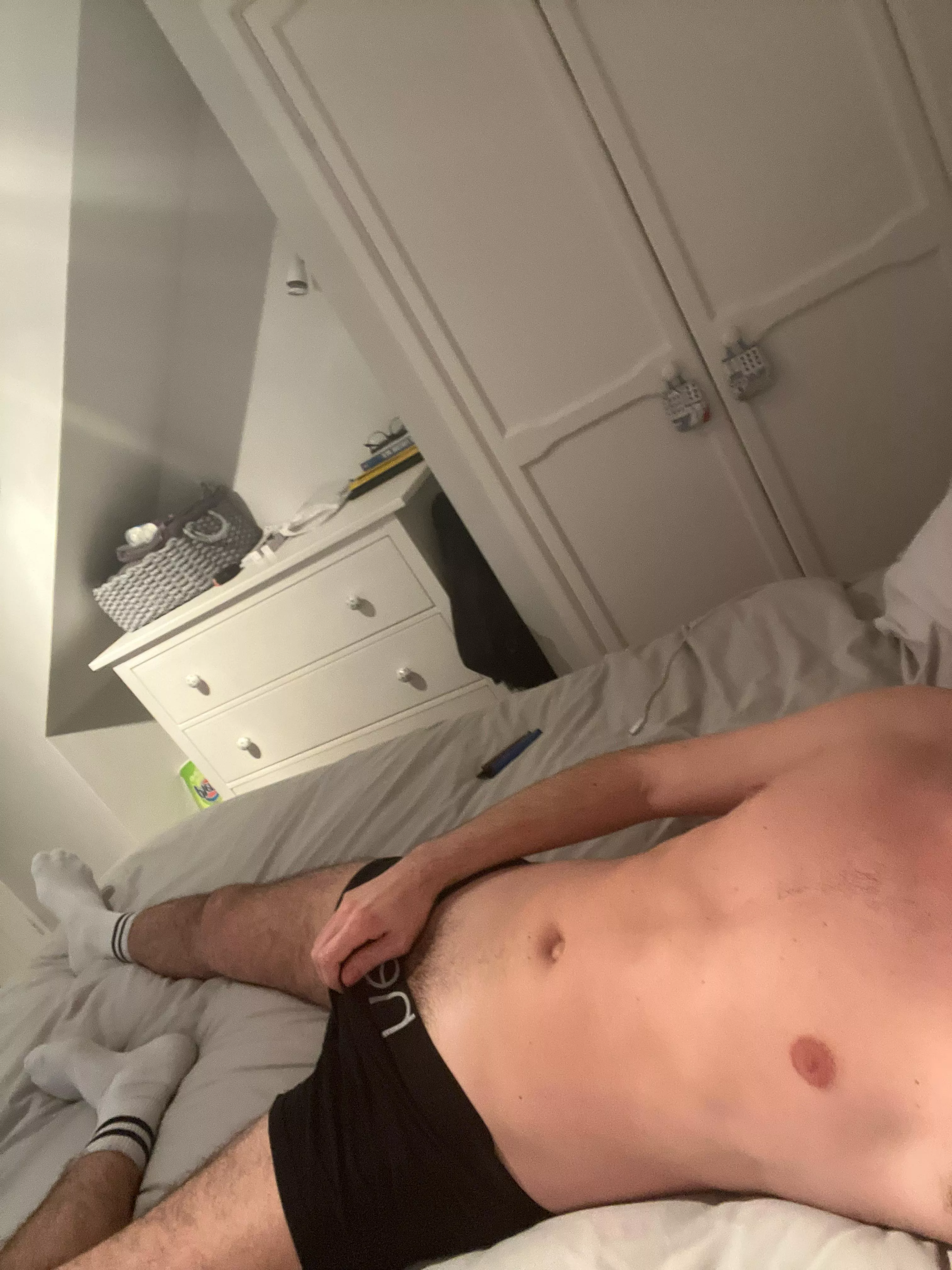 22 UK. Sc: j_shaw22568