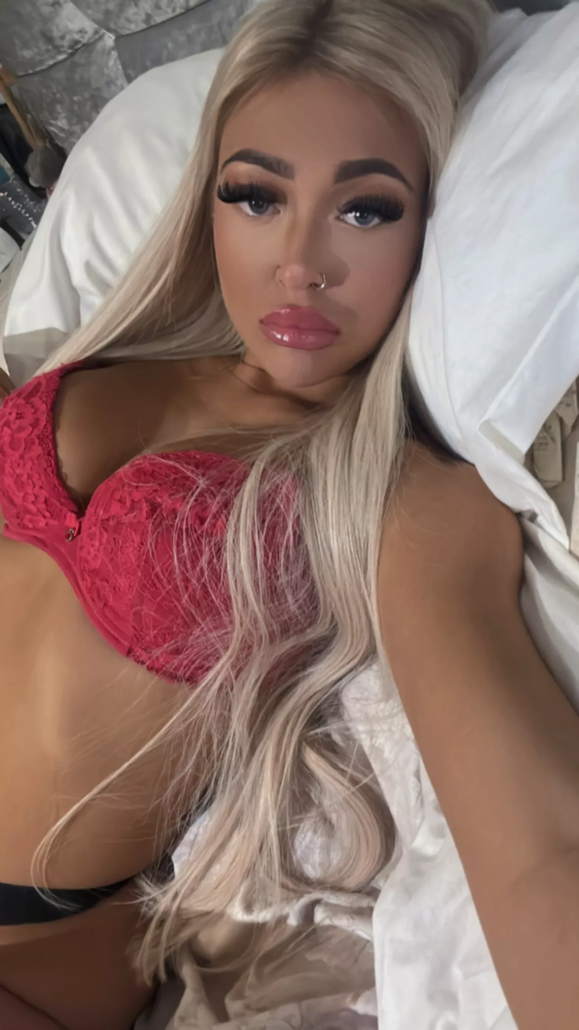 (22F) not your average blondie 👀