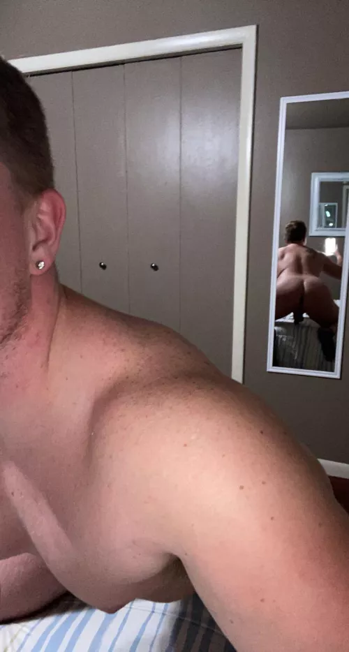(26) Ass pic for hump day…groundbreaking