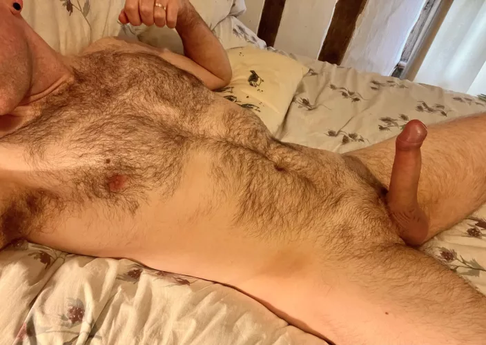 (38) UK: wide-eyed, knee-deep in surprise