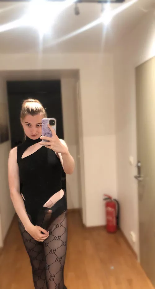 99% of people will scroll past this picture and miss my massive buldging cock in my pantyhose