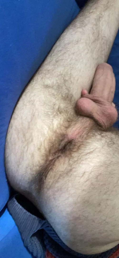 Any older guys to dm? ;) 19