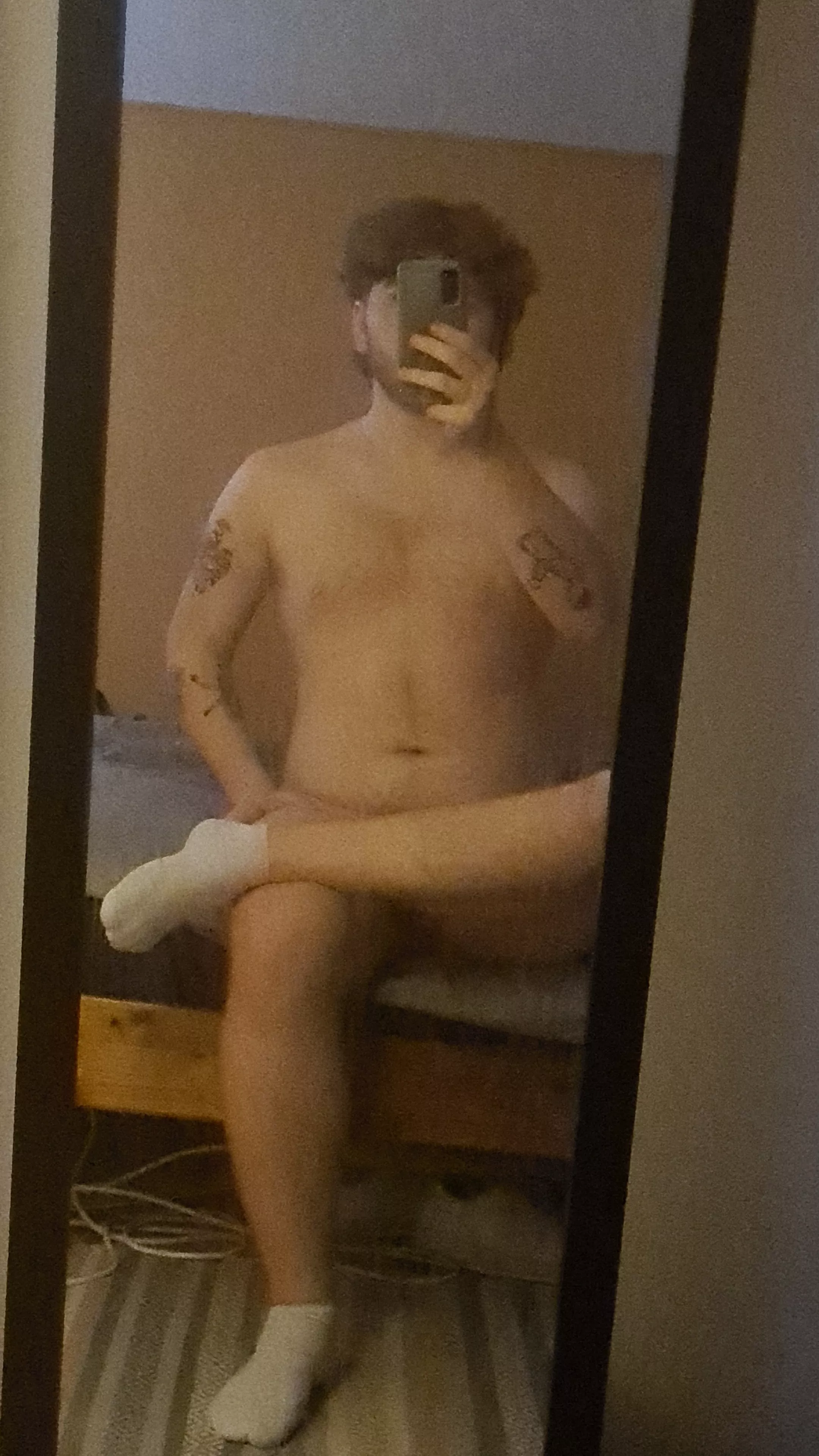 Bored of being naked alone🌿