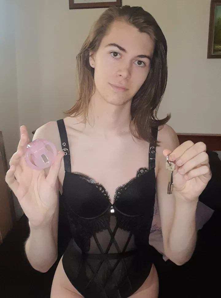 Can I cage you please? 🤎