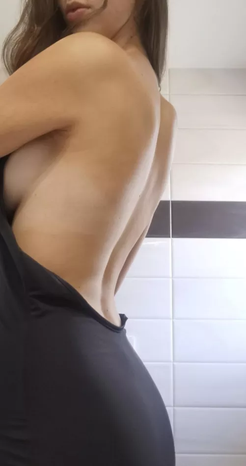 Can someone help me to remove my dress please ? F21