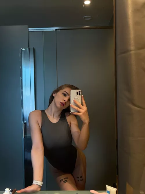 Come play with me? I am bored