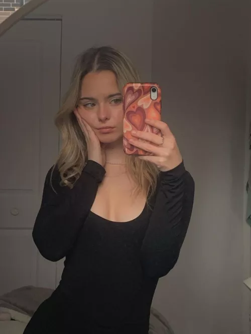 Do you like my dress ? 😊