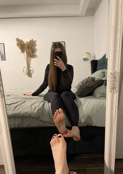 Do you want to touch and suck my toes?
