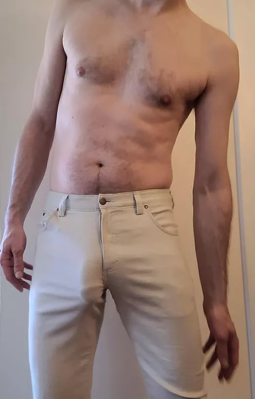 Dressed to the right, like usual