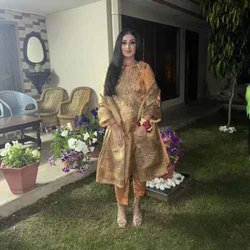 F23 - Does daddy like small Asian women