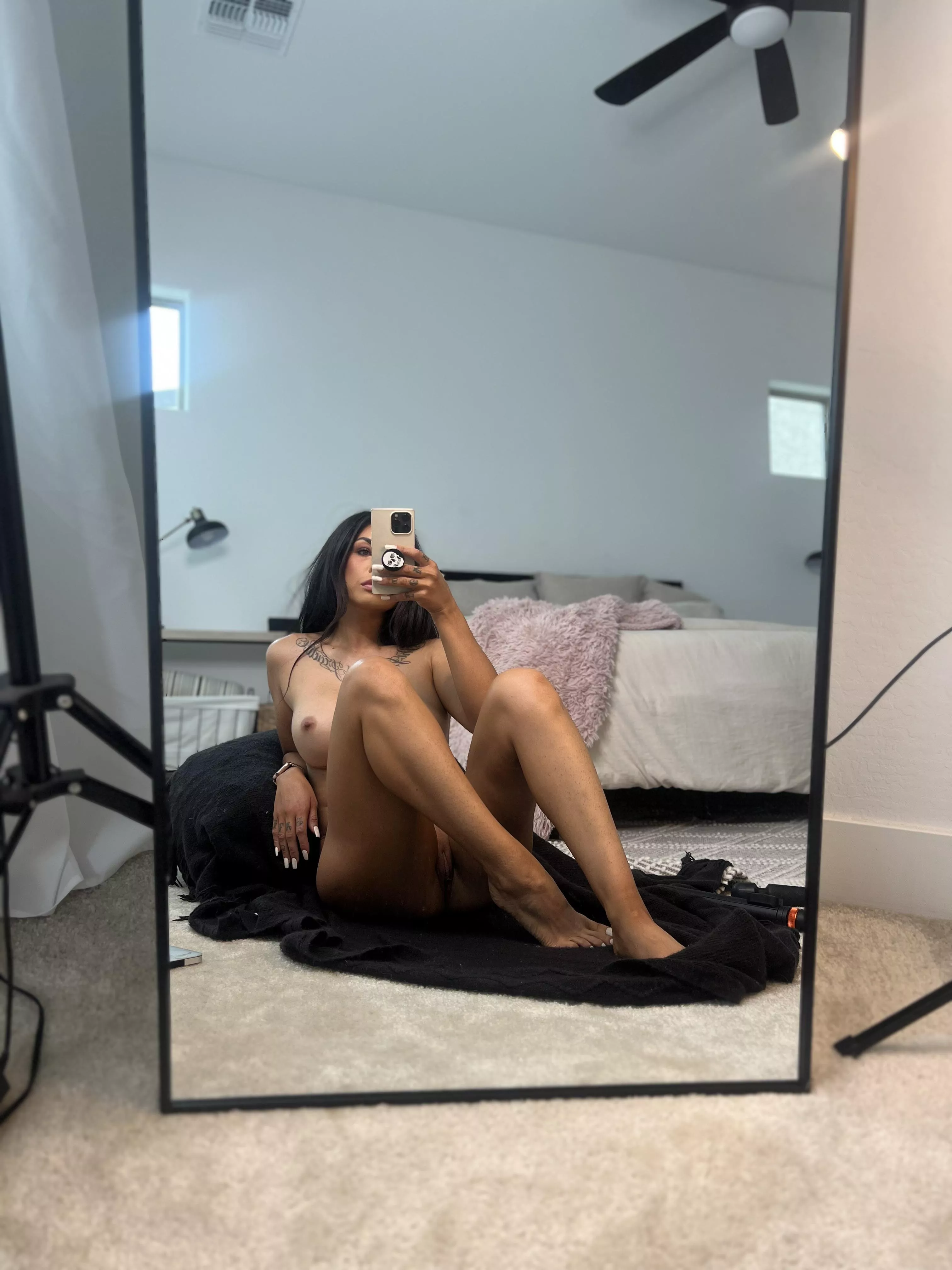 Filming days are my fave 🖤