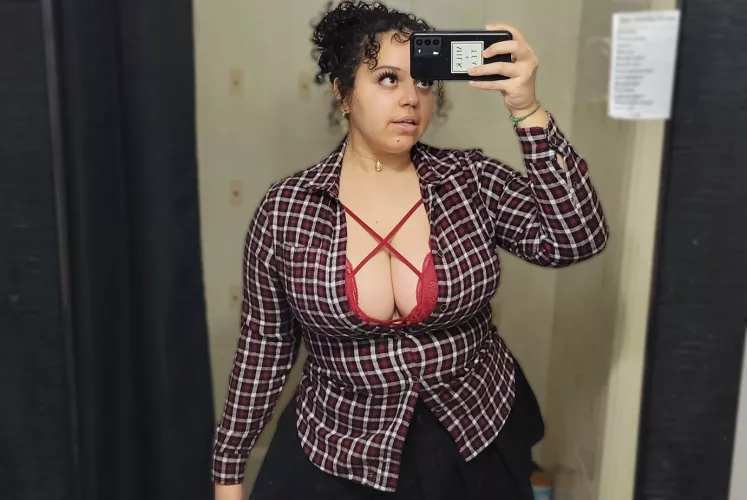 Finding new styles that suit my curves :)