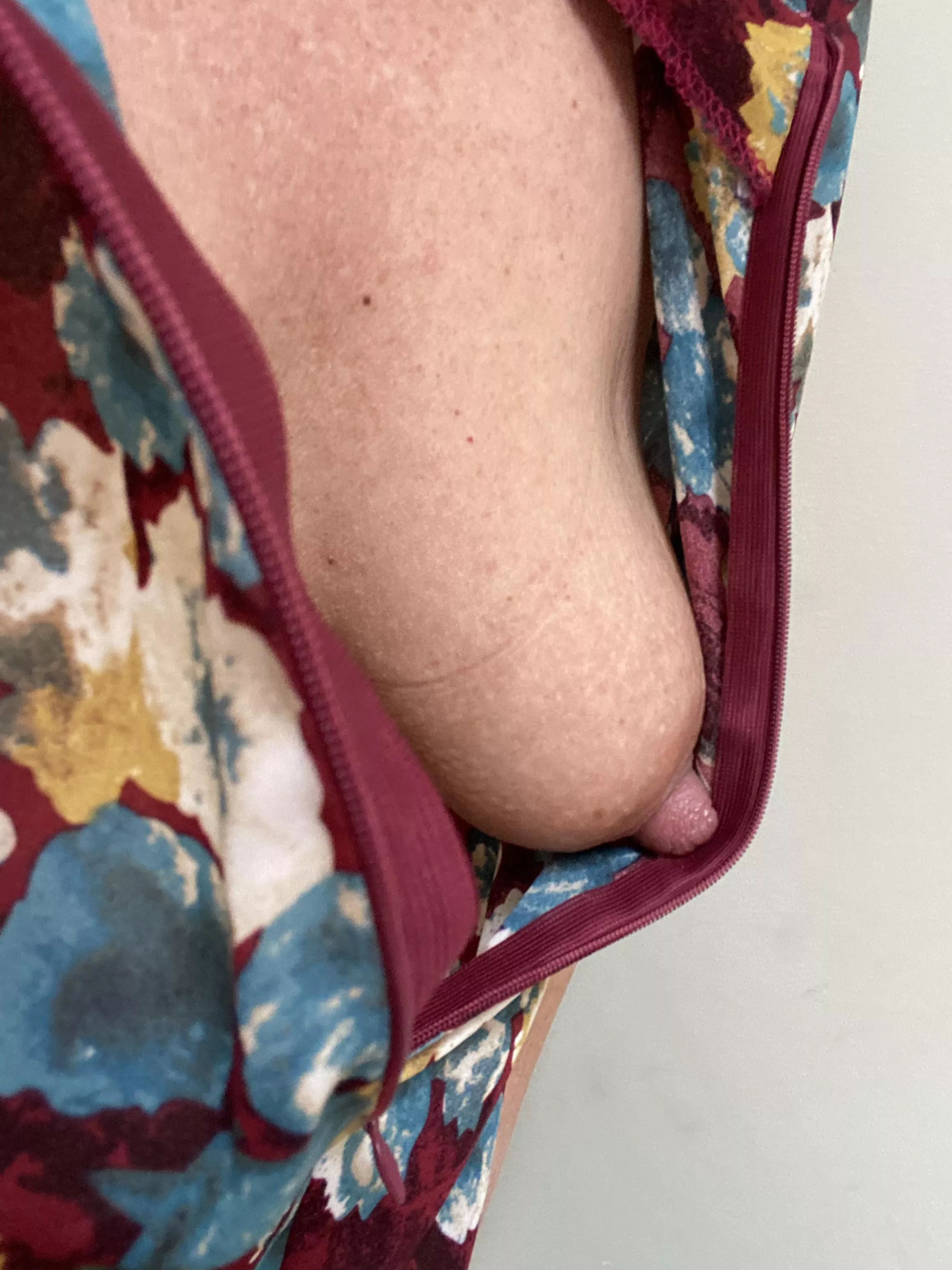 Happy hump day. Zip malfunction today, I’m sure the guys at work didn’t mind.