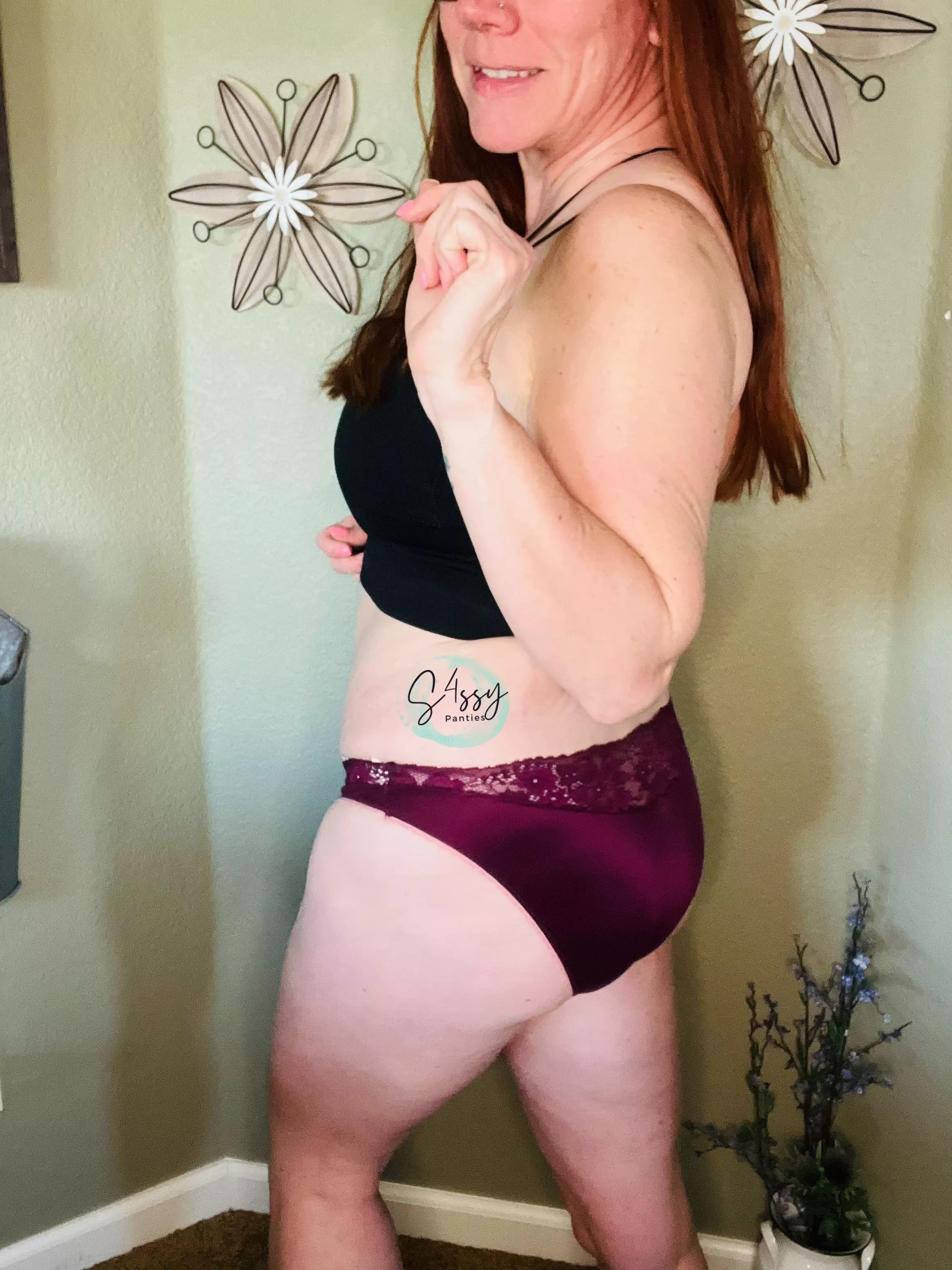 Happy Wednesday! [usa] Want some panties that have been between my humps? You can get some. [selling] Starting at $35 dm or see my pinned posts for info and ask about my sale.