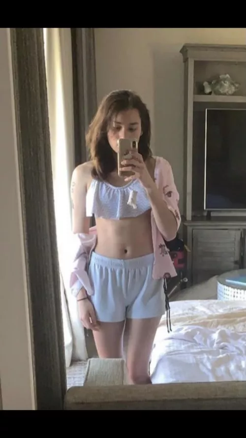 Hey lurkers 👋😅