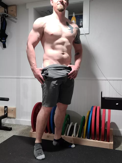 Ho[m]e gym with great overhead lighting