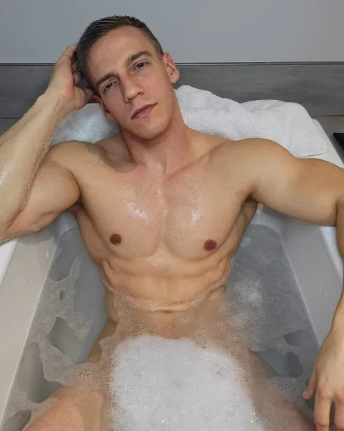 Hop in, the temperature is perfect 😏💦