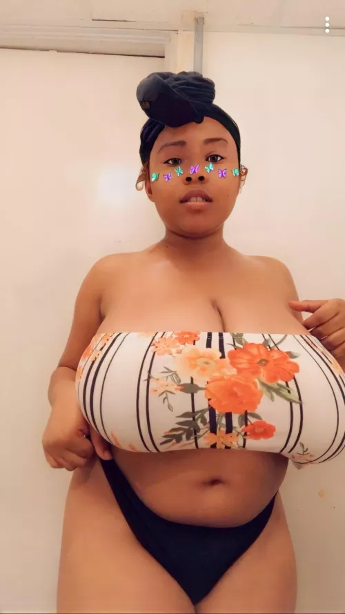 Huge latina tits