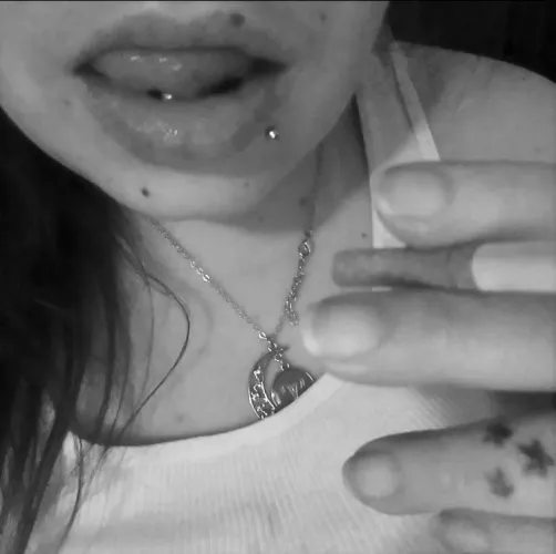 I feel you watching my lips