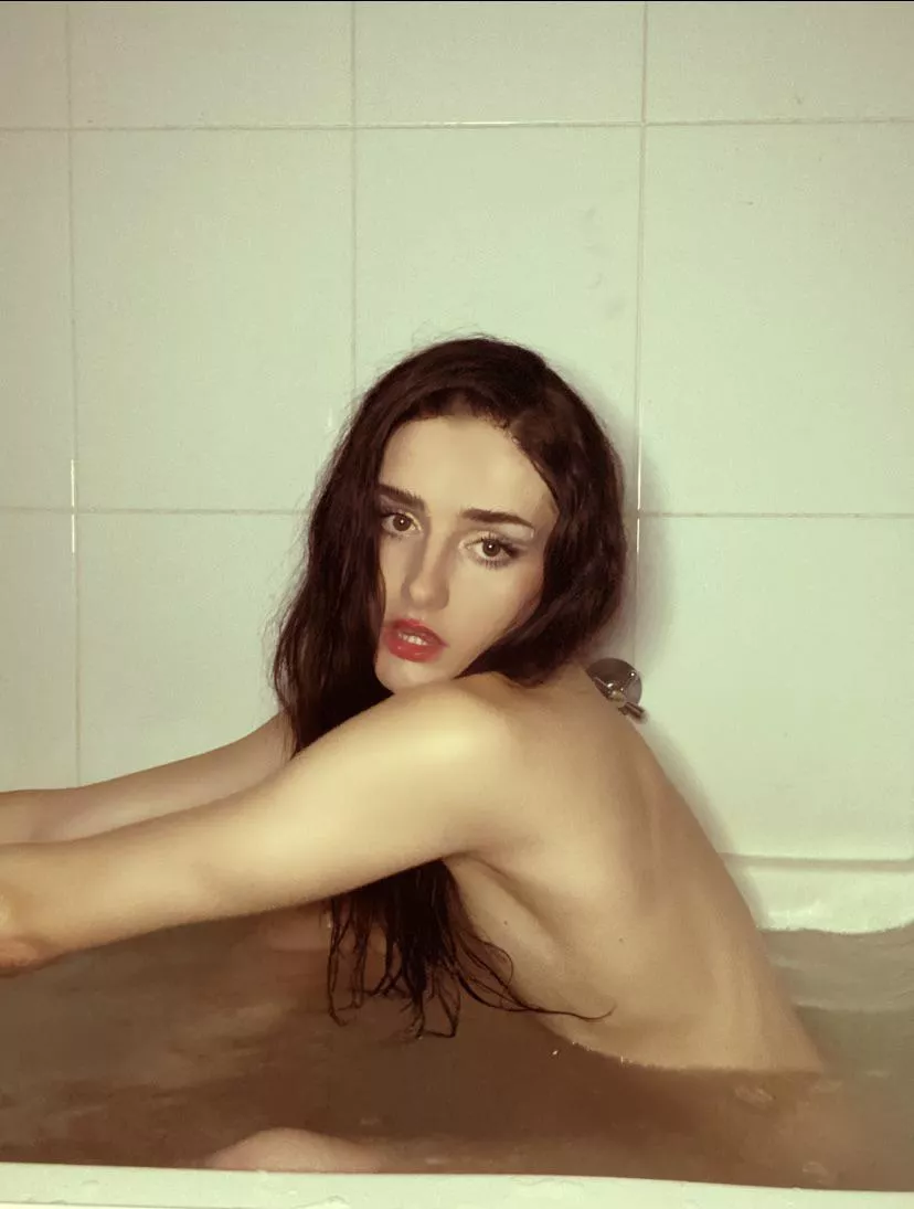 I’m nakey under here see if u can see it