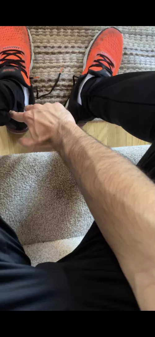 Is your neck worthy enough for these arms? 🫣